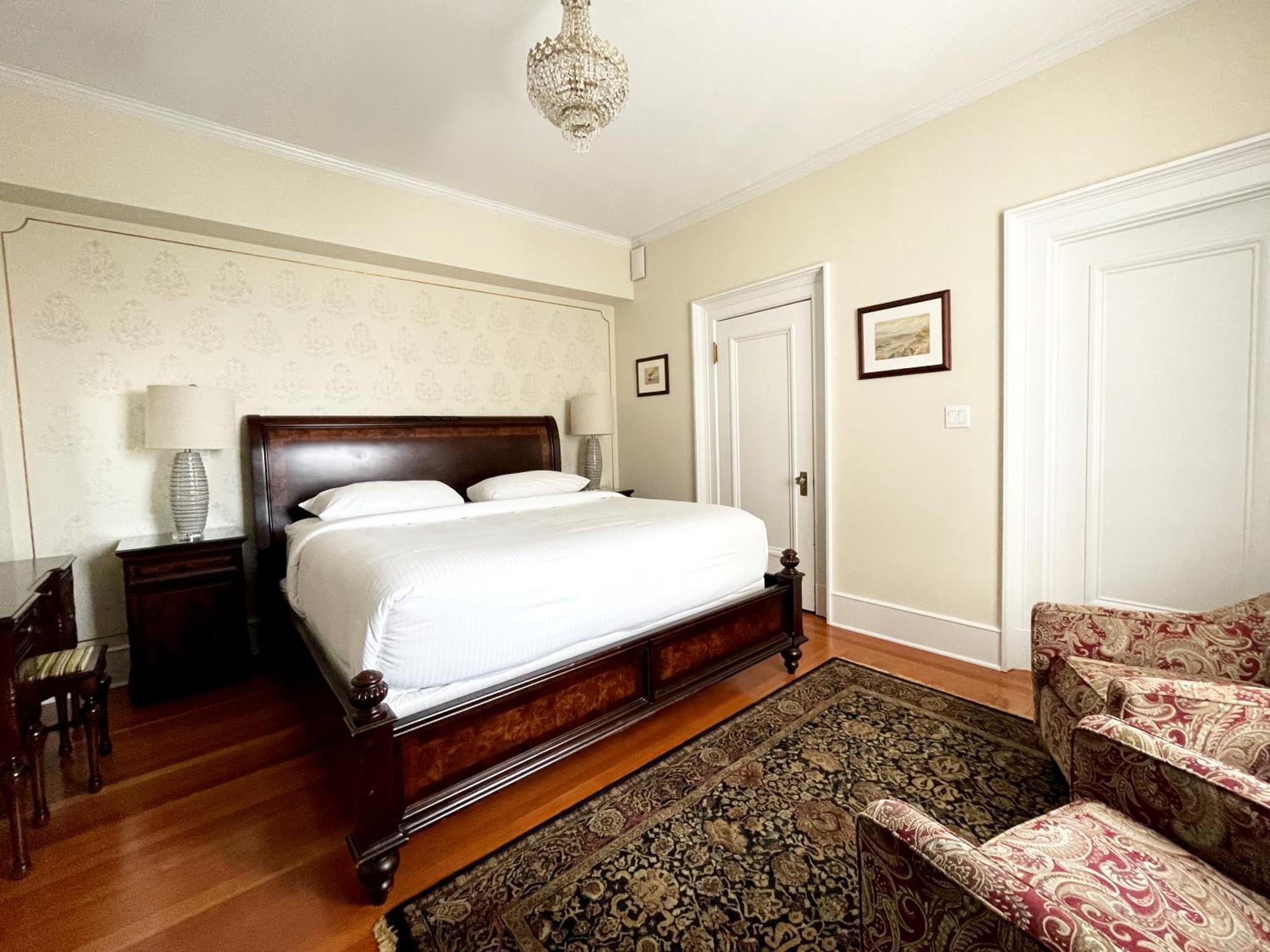 The At The Union Club Of British Columbia Hotel