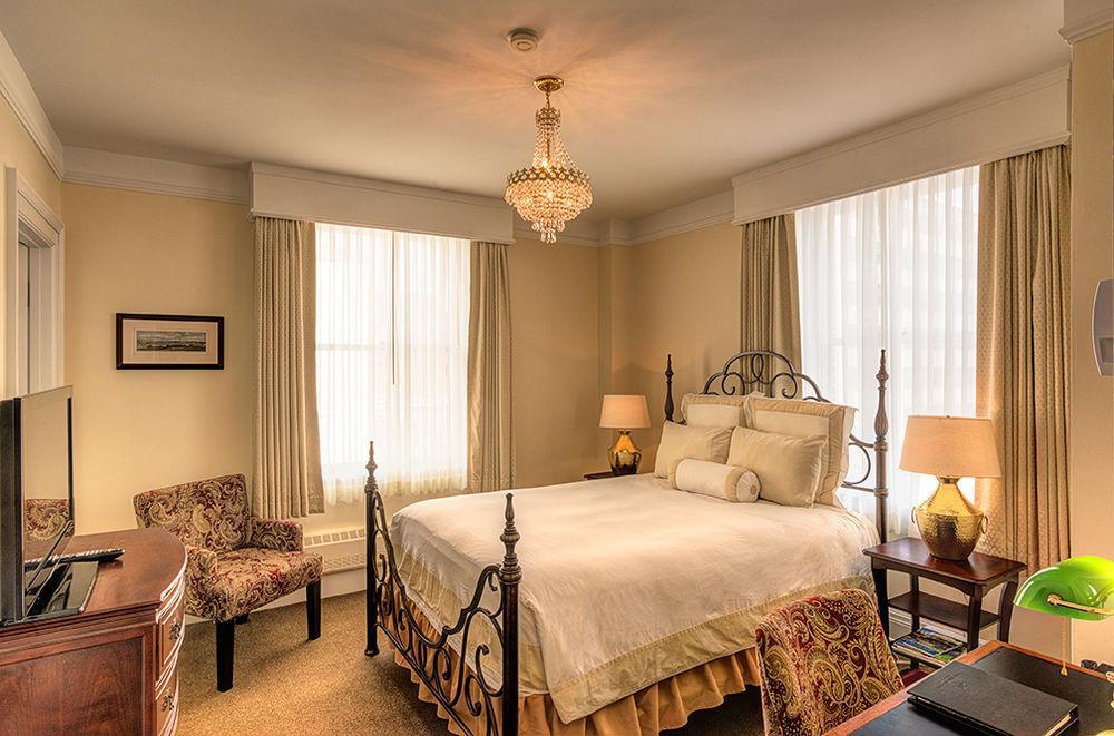 Hotel The At The Union Club Of British Columbia
