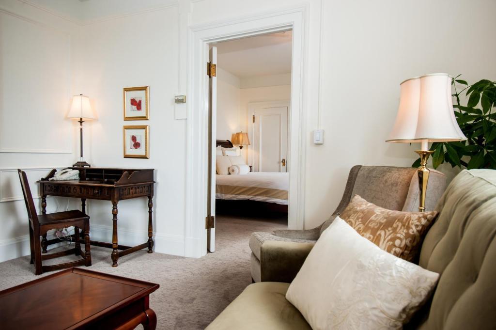 The At The Union Club Of British Columbia